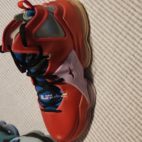 Nike Lebron 19 New Men's "The Map" Multicolor Basketball Shoes DQ7548-600 - Picture 3 of 5